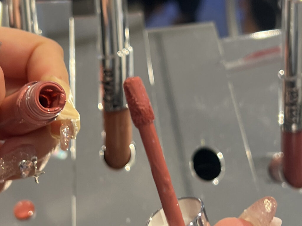 laka ラカ　パーフェクトツインリップ　どの色